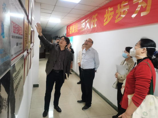 王總介紹公司歷史、企業(yè)成果、企業(yè)榮譽(yù) 王總介紹公司歷史、企業(yè)成果、企業(yè)榮譽(yù)
